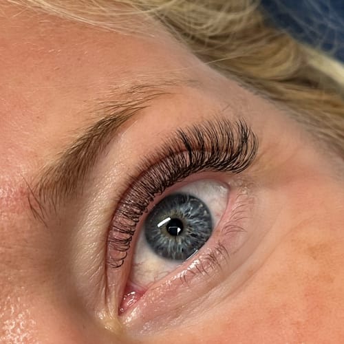 YAHNA - Sourcils & cils Villenave-d'Ornon - YAHNA - Photo Galerie - OneBooking