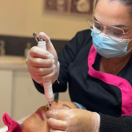 110 avenue - Sourcils & cils Aubagne - 110 avenue - Photo Galerie - OneBooking