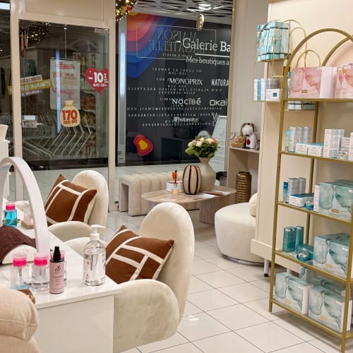 Maison Bagatelle - Sourcils & cils Suresnes - Maison Bagatelle - Photo Galerie - OneBooking