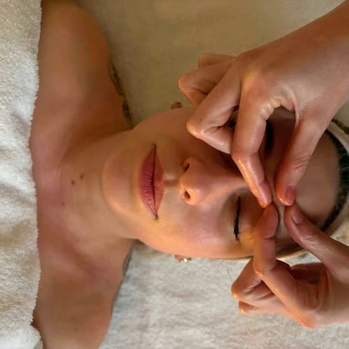 Laurianne Neumann - Facialiste - Sourcils & cils Troyes - Laurianne Neumann - Facialiste - Photo Galerie - OneBooking