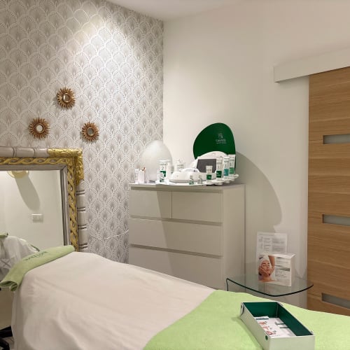 Mary Cohr - Juan-les-Pins Au Palais de L'Ongle - Institut de beauté Juan-les-Pins - Mary Cohr - Juan-les-Pins Au Palais de L'Ongle - Photo Galerie - OneBooking