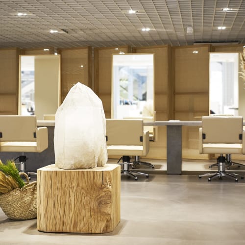 Kure Bazaar Samaritaine - Nails & Hair - Coiffure Paris - Kure Bazaar Samaritaine - Nails & Hair - Photo Galerie - OneBooking