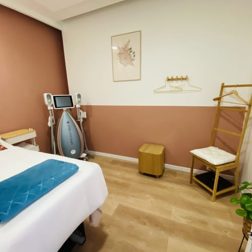 GLO NAIL CARE - Insititut Indien - Soin visage Nice - GLO NAIL CARE - Insititut Indien - Photo Galerie - OneBooking