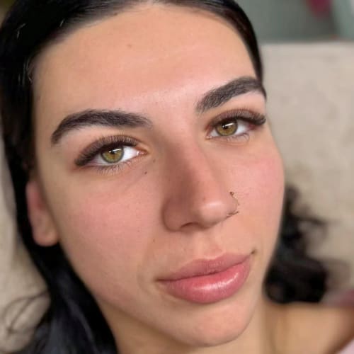 Une Pose chez Vivi - Sourcils & cils Nice - Une Pose chez Vivi - Photo Galerie - OneBooking