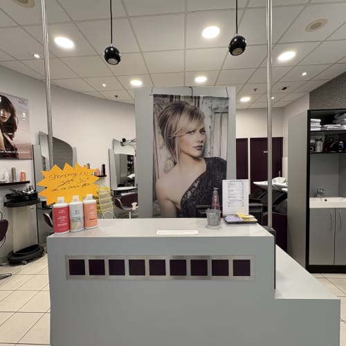 Saint Marc Coiffure - Coiffure Lannion - Saint Marc Coiffure - Photo Galerie - OneBooking