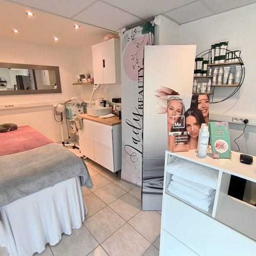 Lady Beauty | Soins visage & corps | Cosmelan Expert | Massage | Pressotherapie - Sourcils & cils Nice - Lady Beauty | Soins visage & corps | Cosmelan Expert | Massage | Pressotherapie - Photo Galerie - OneBooking