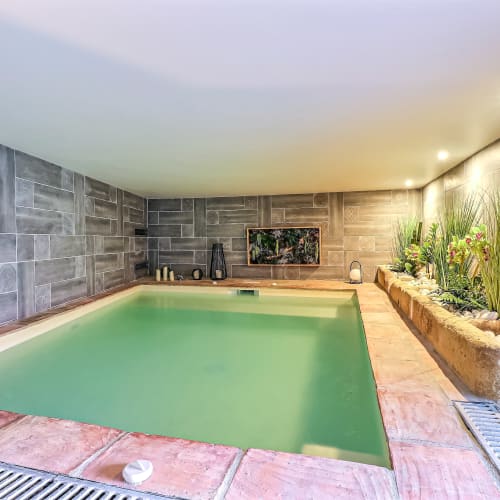 La Vermeillade Suites & SPAs - Massage Congénies - La Vermeillade Suites & SPAs - Photo Galerie - OneBooking