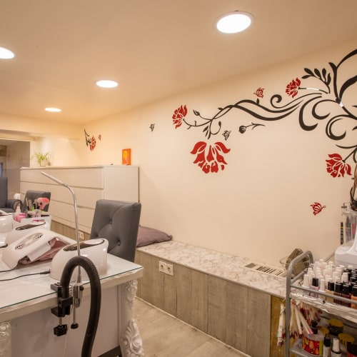 Ongles en Fleurs - Onglerie Lyon - Ongles en Fleurs - Photo Galerie - OneBooking