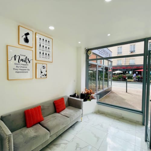 ISSY’S NAILBAR - Sourcils & cils Issy-les-Moulineaux - ISSY’S NAILBAR - Photo Galerie - OneBooking