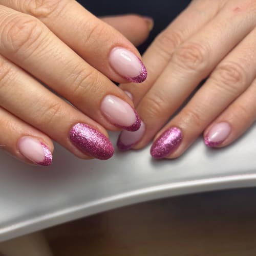 Les trésors de l‘ongle - Onglerie Rousset - Les trésors de l‘ongle - Photo Galerie - OneBooking