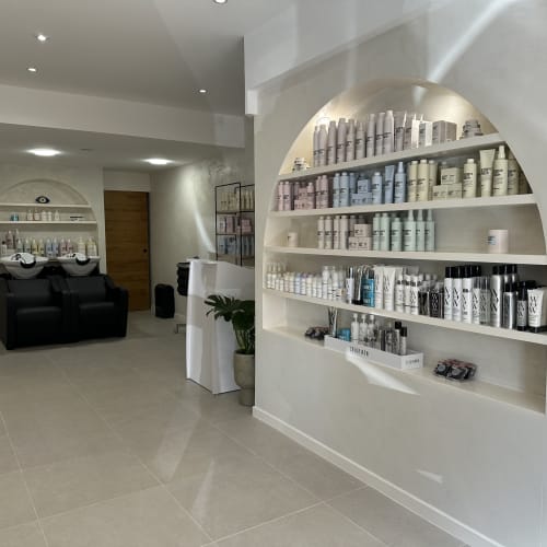 BLOW HAIR - Coiffure Saint-Julien-en-Genevois - BLOW HAIR - Photo Galerie - OneBooking