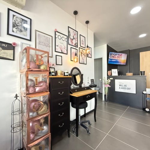 Blond Caviar - Coiffure Saint-Mitre-les-Remparts - Blond Caviar - Photo Galerie - OneBooking