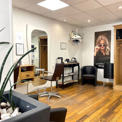 Brune et Blonde - Coiffure Angers - Brune et Blonde - Photo Galerie - OneBooking