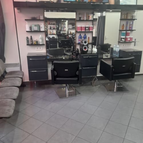 Coiffure Quai d’ivry/Grand Ciel - Sourcils & cils Ivry-sur-Seine - Coiffure Quai d’ivry/Grand Ciel - Photo Galerie - OneBooking