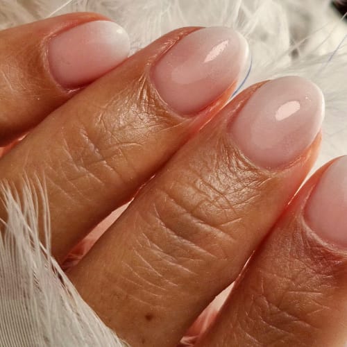 Laure Nail's 83 - Coiffure Toulon - Laure Nail's 83 - Photo Galerie - OneBooking