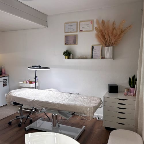 Andrea GUERRA / LC Nails - Onglerie Le Mans - Andrea GUERRA / LC Nails - Photo Galerie - OneBooking