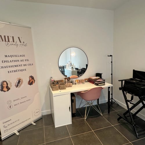 Mel V Beauty Artist - Onglerie La Côte-Saint-André - Mel V Beauty Artist - Photo Galerie - OneBooking