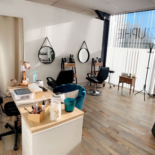 Le quai des artistes - Sourcils & cils Martigues - Le quai des artistes - Photo Galerie - OneBooking