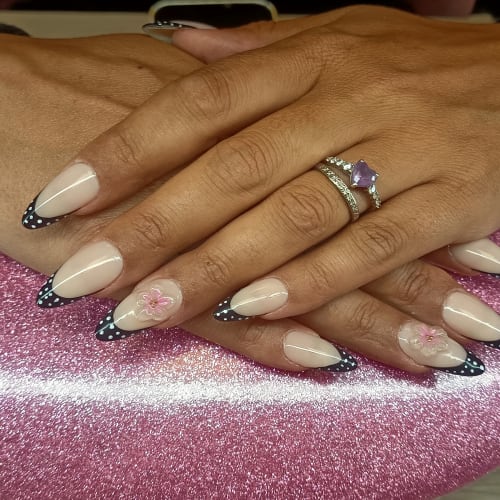 Nails & Beauté - Onglerie Clermont-Ferrand - Nails & Beauté - Photo Galerie - OneBooking
