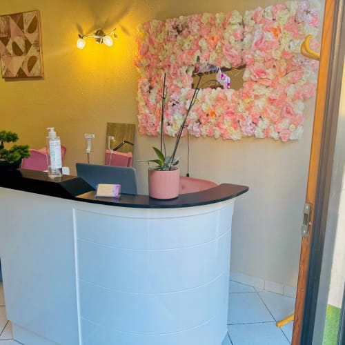 Nouria Beauty Bar - Onglerie Le Mans - Nouria Beauty Bar - Photo Galerie - OneBooking