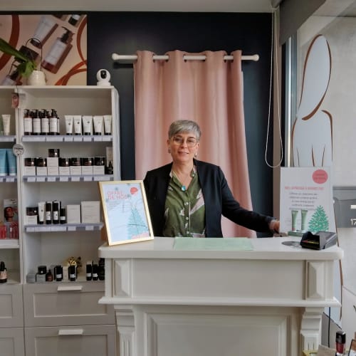 Institut Val' Beauté - Sourcils & cils Niort - Institut Val' Beauté - Photo Galerie - OneBooking