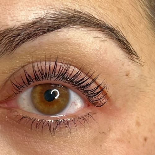 Pretty Little Eyes - Épilation Florange - Pretty Little Eyes - Photo Galerie - OneBooking