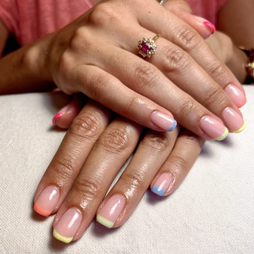 L'atelier de Valentine - Bar à ongles et Concept store - Sourcils & cils Calais - L'atelier de Valentine - Bar à ongles et Concept store - Photo Galerie - OneBooking