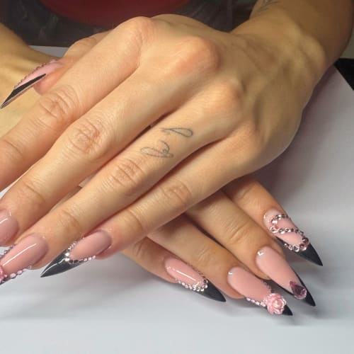 Beauty nails by cha & Mindset tattoo - Soin visage Nice - Beauty nails by cha & Mindset tattoo - Photo Galerie - OneBooking
