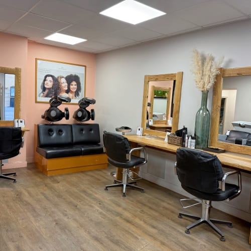 Marie Baume coiffeur coloriste végétal - Coiffure Montbrison - Marie Baume coiffeur coloriste végétal - Photo Galerie - OneBooking