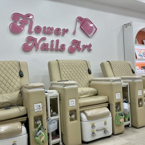 Flower Nails Art - Onglerie Paris - Flower Nails Art - Photo Galerie - OneBooking