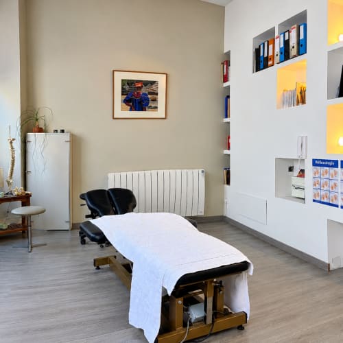 MAEVA MASSAGE BIEN ETRE - Sourcils & cils Avignon - MAEVA MASSAGE BIEN ETRE - Photo Galerie - OneBooking