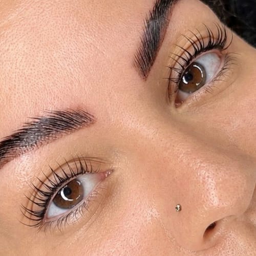 PhiBeauty by Catalina Balan - Sourcils & cils Mérignac - PhiBeauty by Catalina Balan - Photo Galerie - OneBooking