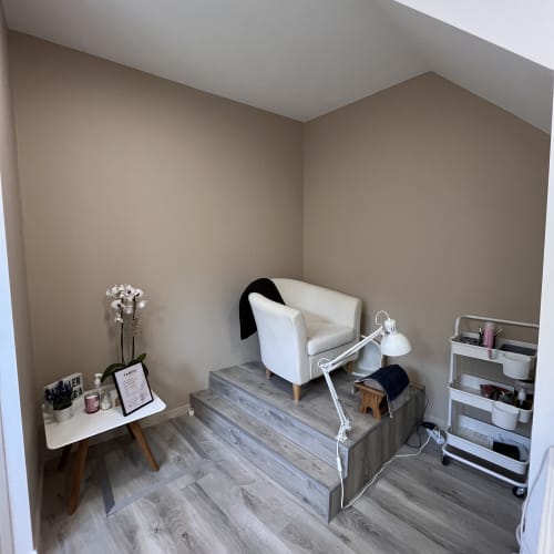 Salon de Coiffure Sabrina - Atelier de Léa - Sourcils & cils Grasse - Salon de Coiffure Sabrina - Atelier de Léa - Photo Galerie - OneBooking