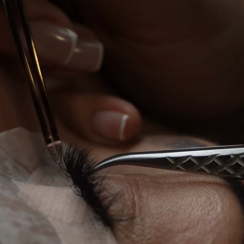 LÉA PERRAUD STUDIO - EXTENSIONS, TACHES DE ROUSSEURS & GRAINS DE BEAUTÉ, LASH & BROW LIFT - Institut de beauté Angers - LÉA PERRAUD STUDIO - EXTENSIONS, TACHES DE ROUSSEURS & GRAINS DE BEAUTÉ, LASH & BROW LIFT - Photo Galerie - OneBooking