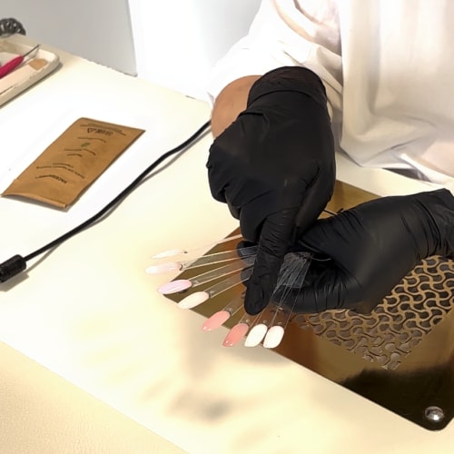 Ema Nails Studio - Manucure Russe - Onglerie Grenoble - Ema Nails Studio - Manucure Russe - Photo Galerie - OneBooking