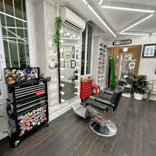 Lone Wolf Concept (Fondaudège) - Barbier Bordeaux - Lone Wolf Concept (Fondaudège) - Photo Galerie - OneBooking