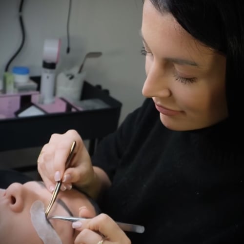LÉA PERRAUD STUDIO - EXTENSIONS, TACHES DE ROUSSEURS & GRAINS DE BEAUTÉ, LASH & BROW LIFT - Institut de beauté Angers - LÉA PERRAUD STUDIO - EXTENSIONS, TACHES DE ROUSSEURS & GRAINS DE BEAUTÉ, LASH & BROW LIFT - Photo Galerie - OneBooking