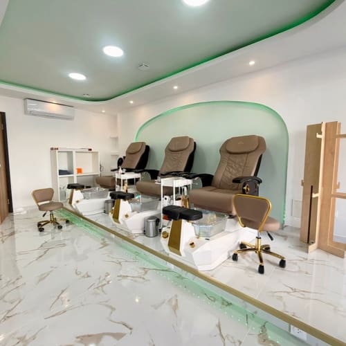 MOI Ongles & Head Spa & Cils - Institut de beauté Vitrolles - MOI Ongles & Head Spa & Cils - Photo Galerie - OneBooking