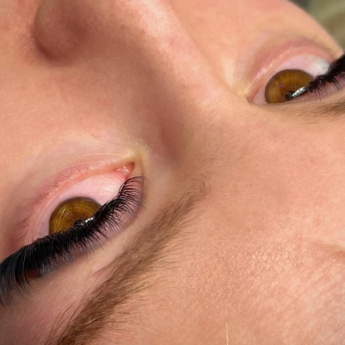 Cam Lash - Sourcils & cils Bordeaux - Cam Lash - Photo Galerie - OneBooking