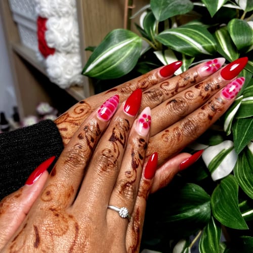 Nails by Mylan - Institut de beauté Toulon - Nails by Mylan - Photo Galerie - OneBooking