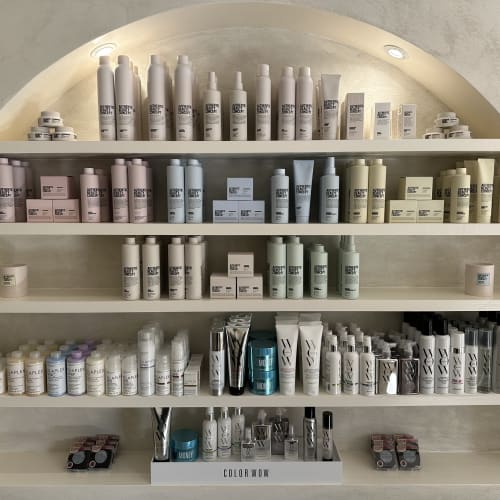 BLOW HAIR - Coiffure Saint-Julien-en-Genevois - BLOW HAIR - Photo Galerie - OneBooking