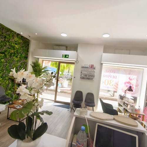 DS Nails Dressing - Sourcils & cils Suresnes - DS Nails Dressing - Photo Galerie - OneBooking