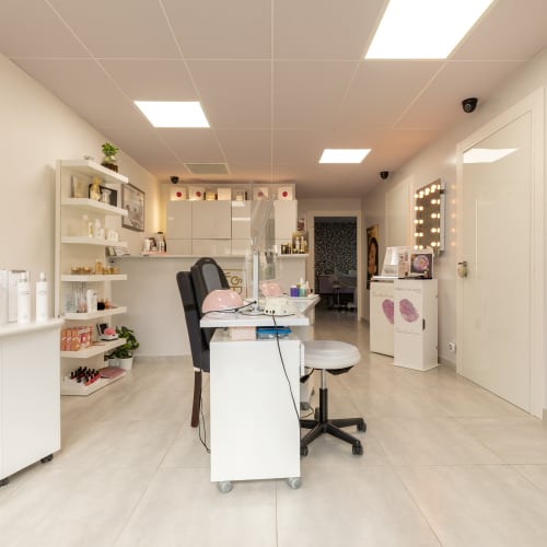 Antonia Beauté - Sourcils & cils Fréjus - Antonia Beauté - Photo Galerie - OneBooking