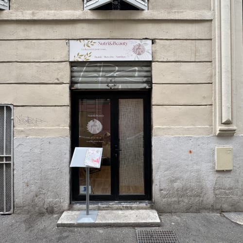 Nutri & Beauty - Coiffure Marseille - Nutri & Beauty - Photo Galerie - OneBooking