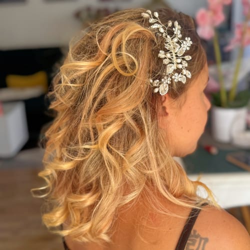 Coiffure Mathilde - Coiffure Saint-Mitre-les-Remparts - Coiffure Mathilde - Photo Galerie - OneBooking