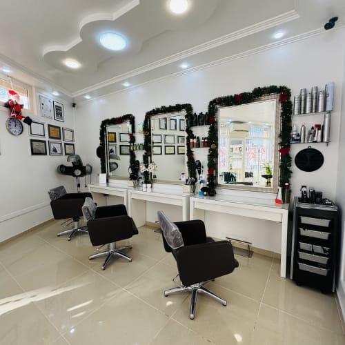 Jadéite - Coiffure Dijon - Jadéite - Photo Galerie - OneBooking