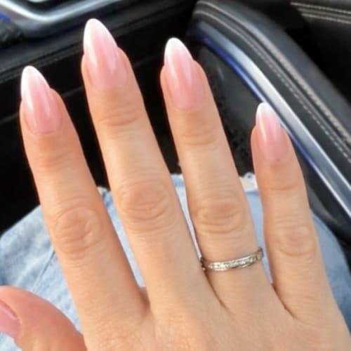 Les Ongles de Kela • Elles Maison de Beauté - Coiffure Saint-Jacques-de-la-Lande - Les Ongles de Kela • Elles Maison de Beauté - Photo Galerie - OneBooking