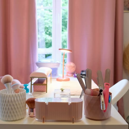 Mlle Porcelaine - Onglerie Villefranche-sur-Saône - Mlle Porcelaine - Photo Galerie - OneBooking