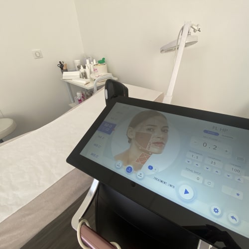 Centre Body Epil & Cryofast - Sourcils & cils Bourges - Centre Body Epil & Cryofast - Photo Galerie - OneBooking