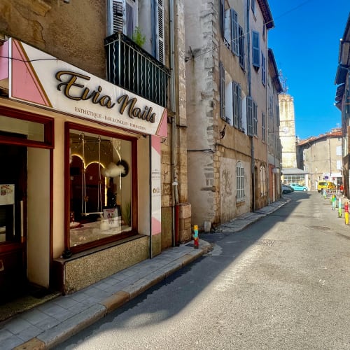 Evianails Institut de Beauté - Coiffure Saint-Maximin-la-Sainte-Baume - Evianails Institut de Beauté - Photo Galerie - OneBooking